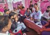 अनशन स्थल पर पहुंचे एडीसी, आश्वासन के बाद तोड़ा अनशन