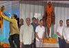 महात्मा गांधी और लाल बहादुर शास्त्री को किया नमन