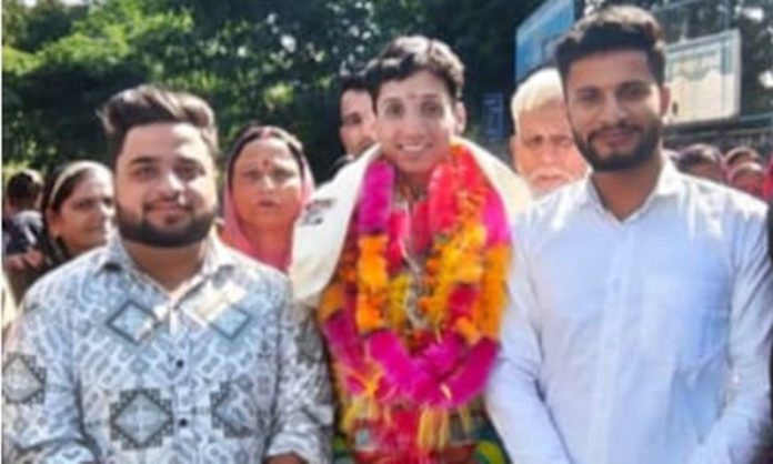 gold medal hamirpur welcome