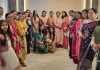 मनोरंजक खेल तथा व्रत कथा एवं आरती करके सुहागिनों ने मनाया करवाचौथ का त्योहार