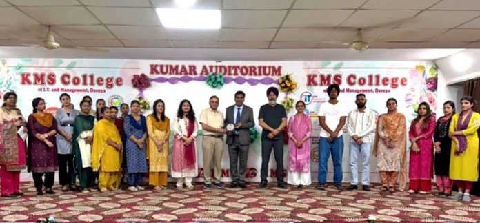 sanjiv-honoured-kms-college-dasuha-hoshiarpur-punjab