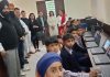 सरकारी स्कूल चक्क फुल्लू में तकनीकी शिक्षा को नई उड़ान, एनआरआई ने किए आठ लैपटॉप दान