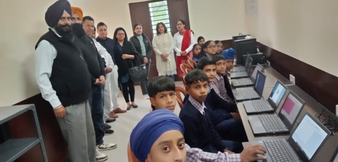 govt school laptops