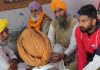 ਪ੍ਰਸ਼ਾਸਨ ਅਧਿਕਾਰੀਆਂ ਤੋਂ ਤੰਗ ਆ ਕੇ ਕਿਸਾਨ ਨੇ ਪੀਤੀ ਜ਼ਹਿਰੀਲੀ ਦਵਾਈ