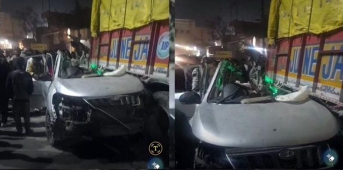 The car collided with truck, 4 friends died