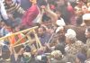 दीपू की हत्या पर मचा बवाल, बांग्लादेश हाई कमीशन के बाहर VHP कार्यकर्ताओं का प्रदर्शन जारी