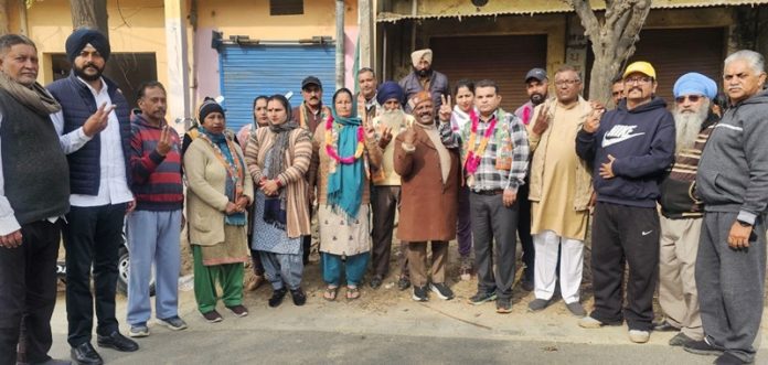 dr-manish-join-congress-dholwaha-hoshiarpur-punjab-block-bhunga
