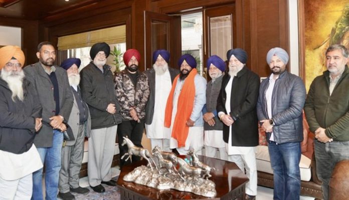 harminder sandhu joins akali dal