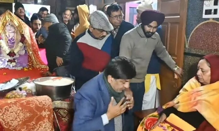 mla-jimpa-natmastak-at-maa-bhameshwari-devi-temple-hoshiarpur-punjab