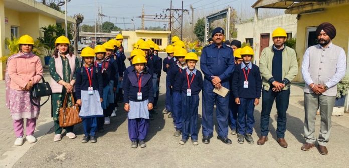 naru nangal school