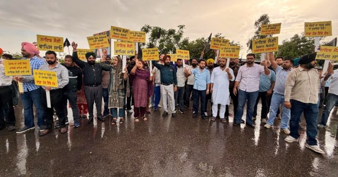 kurali nayab saini protest