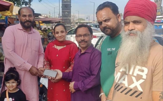 mobile-back-ashwani-chotta-hoshiarpur-punjab-from-jalandhar