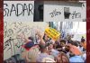 AAP ਵਰਕਰਾਂ ਨੇ ਸੰਸਦਾਂ ਦੇ ਘਰਾਂ ਤੇ ਜਾਇਦਾਦਾਂ ਤੇ ਲਿਖਿਆ-‘ਗੱਦਾਰ’, ਕੀਤਾ ਹੰਗਾਮਾ