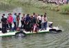 यात्रियों से भरी अनियंत्रित बस रेलिंग तोड़कर नहर में गिरी, मची अफरी-तफरी