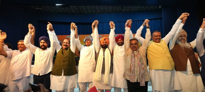 Kewal-Singh-Dhillon - State-President-TAke -over- ceremony