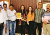 अरोड़ा वंश सभा ने 10वीं परीक्षा में 95.2% अंक प्राप्त करने वाली हिनाया अरोड़ा को किया सम्मानित