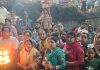 मां गंगा की आरती में कई परिवारों ने लिया भाग, सुख समृद्धि की कामना
