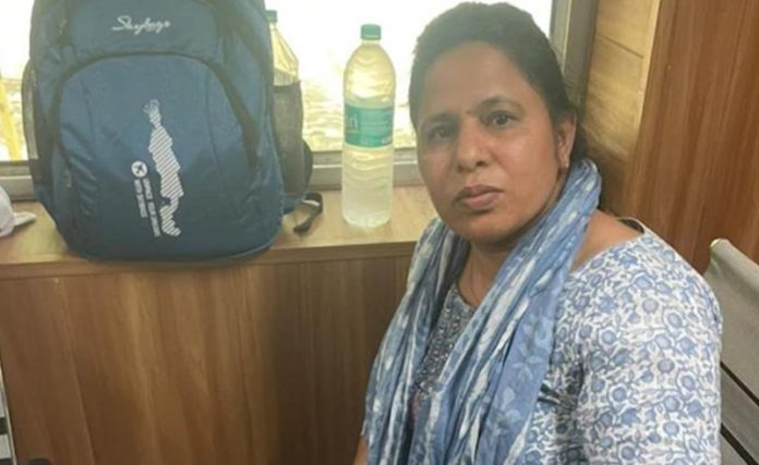patwari-asha-devi-bribe-arrested