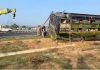 डबल डेकर बस पलटने से 2 यात्रियों की मौत, 25 घायल