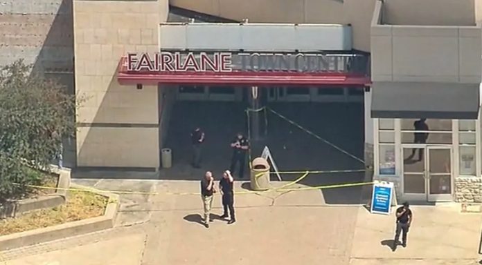 america-shopping-mall-firing