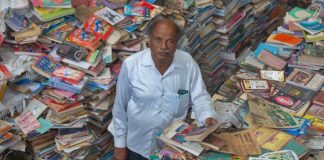 बस कंडक्टर से पद्मश्री तकः 20 लाख किताबों की दुनिया, घर बेचकर खड़ी की लाइब्रेरी