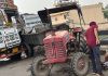 तेज रफ्तार ट्रक का कहर! 2 हिस्सों में बटी ट्रैक्टर-ट्रॉली, 2 गंभीर
