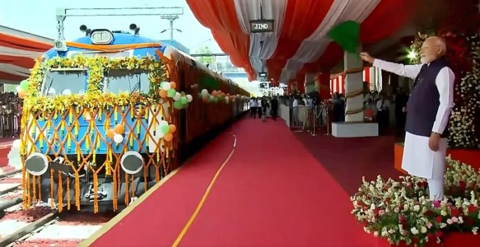 pm-modi-green-flag-hydrogen-train-haryana
