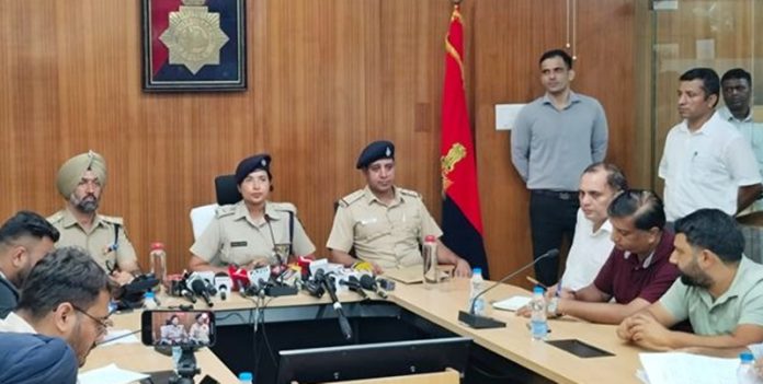 chandigarh-gang-members-arrest-weapons-pakistan