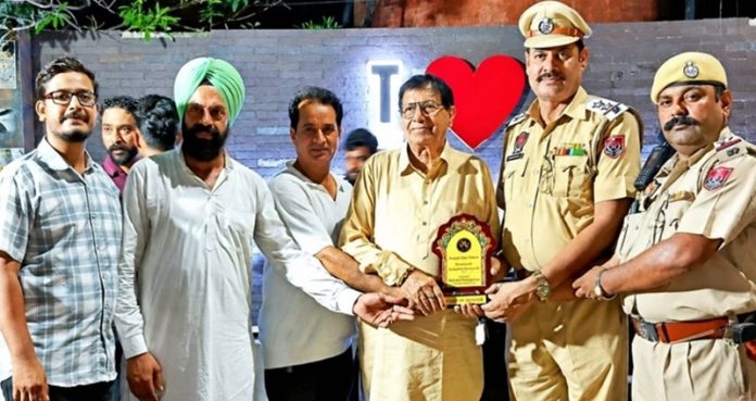 dhir-honoured-trafic-incharge