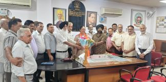 सेवानिवृत्त कर्मचारी यूनियन ने मेयर प्रवीण सैनी का किया सम्मान