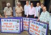 लायंस क्लब होशियारपुर पर्ल ने ट्रैफिक पुलिस को सौंपे दिशा-सूचक फ्लेक्स बोर्ड