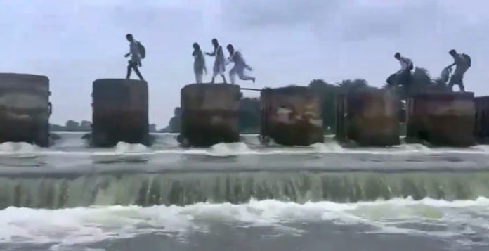 madhyapradesh-vidisha-school-leap-across-pillars