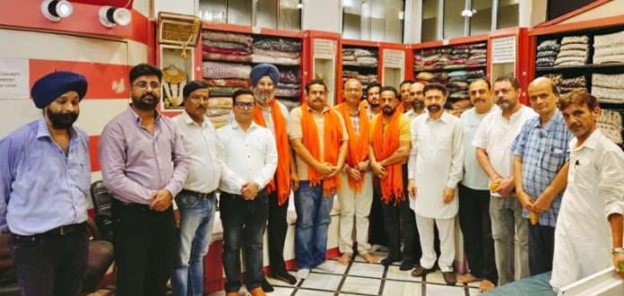 pspcl-workers-honoured-by-bassi-khwaju