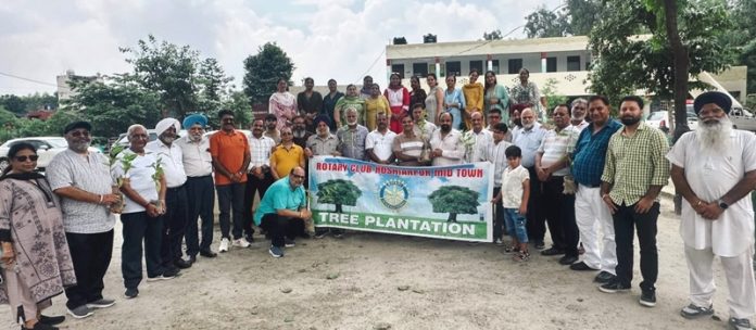 rotary-club-midtown-platataion-in-ajjowal-school