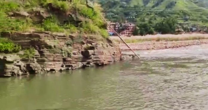 shimla-pabber-river-youngmen-drowned