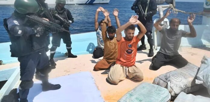 coast-guard-and-gujarat-ats-joint-operation-3000-crore-rupees-drugs-seized-in-arabian-sea