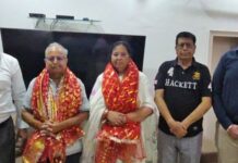 पूर्व पार्षद सुदर्शन धीर ने मेयर परवीन सैनी व निक्का सैनी का किया सम्मान
