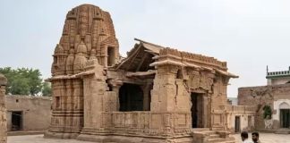 पाकिस्तान में जमीन को मदरसे में शामिल करने के लिए ढहाया गया 100 साल पुराना हिंदू मंदिर