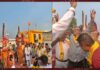 रामलीला कमेटी ने निकाली शोभायात्रा, झंडे की रस्म अदा की