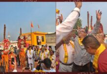 रामलीला कमेटी ने निकाली शोभायात्रा, झंडे की रस्म अदा की