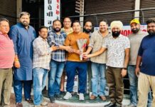 विदेश यात्रा से लौटे यूथ सिटीजन कौंसिल प्रदेश अध्यक्ष डा. रमन घई, युवाओं ने किया स्वागत