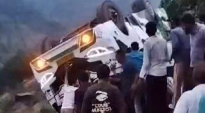 Mini-Bus-Plunges-into-Gorge-in-Kalakote-Rajouri