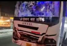 डेराबस्सी में स्लीपर बस पर हमला, तलवारों व लोहे की रॉड से तोड़े शीशे, कई यात्री घायल