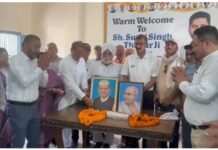 महात्मा गांधी व लाल बहादुर शास्त्री के जन्मदिवस पर अमरपाल काका ने भेंट किए श्रद्धासुमन