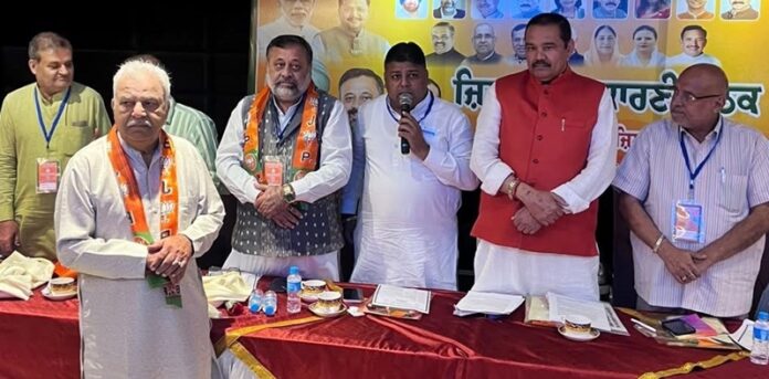 ramesh-thakur-join-bjp-nitin-gupta-nannu