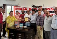 जरूरतमंदों के बीच खुशियां बांटकर दिया सेवा और समर्पण का संदेश: संजीव अरोड़ा