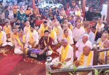 श्री हरिनाम संकीर्तन से श्री बड़ा हनुमान जी के मंदिर में बही श्रद्धा एवं आस्था का धारा