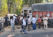 बेकाबू ट्रक का कहर! चार वाहनों को मारी टक्कर, 6 घायल